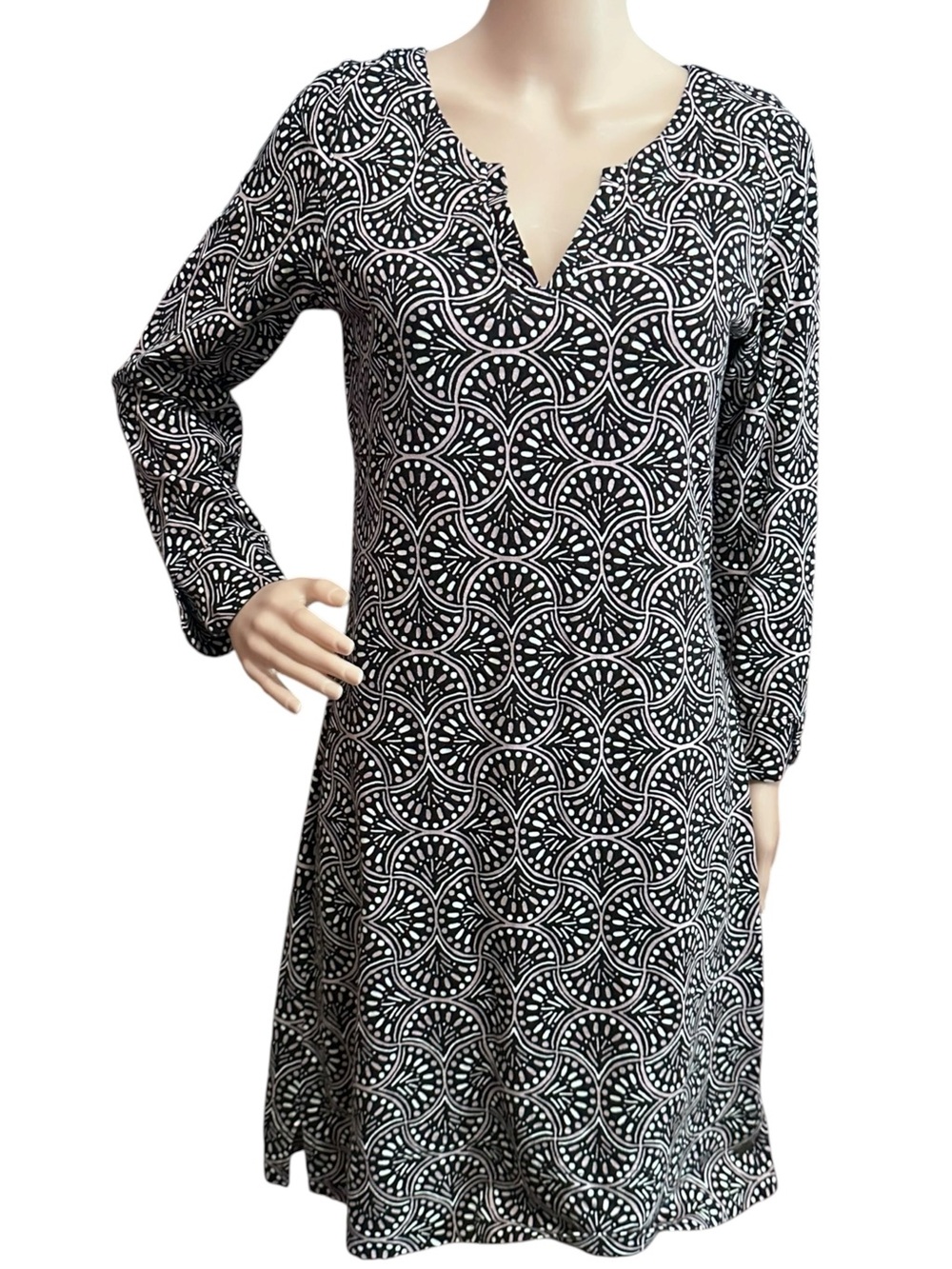 Hatley Black and Ivory Geometric Fan Print V-Neck Shift Dress Sz S